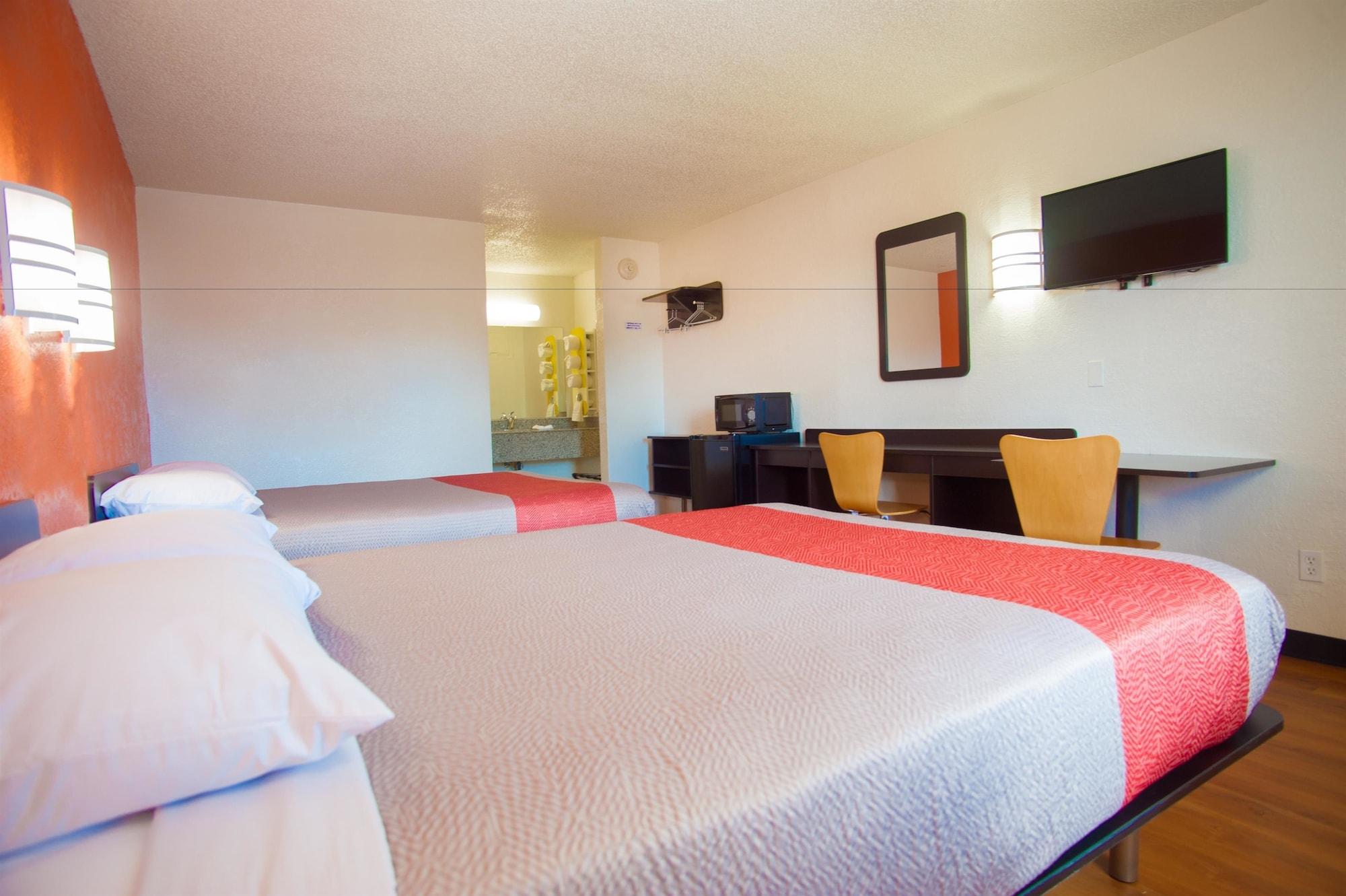 6-corsicana, Tx Hotel